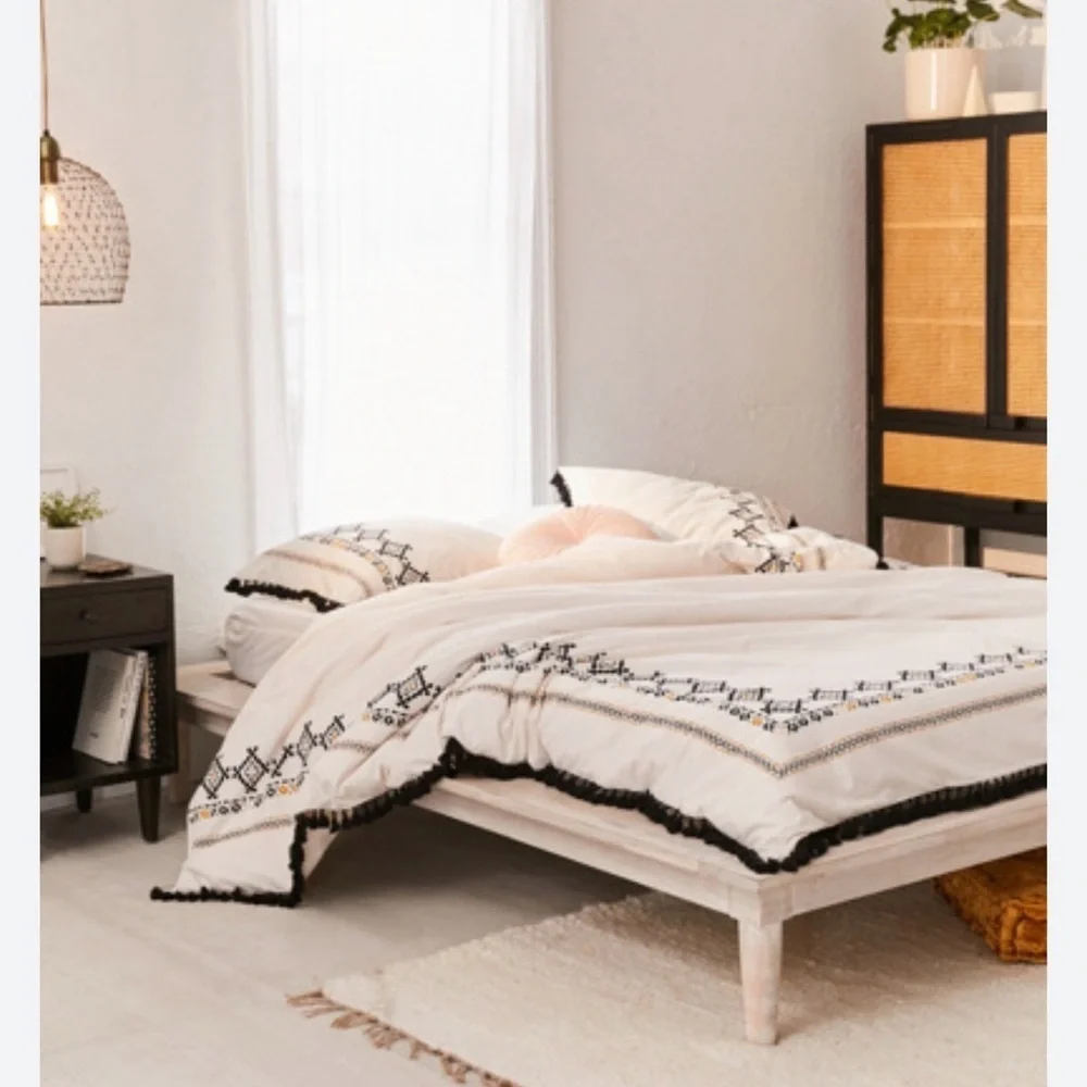 Bohemian Urban Outfitters Home Dara print border Duvet cover King size NWOT